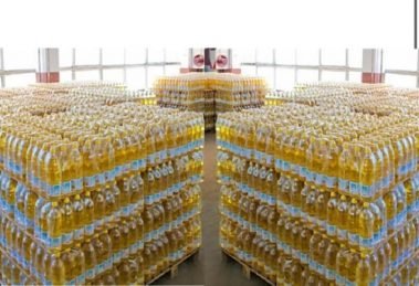 Govt freed edible oil, oilseed distributors, large chain stores from stock limit orders