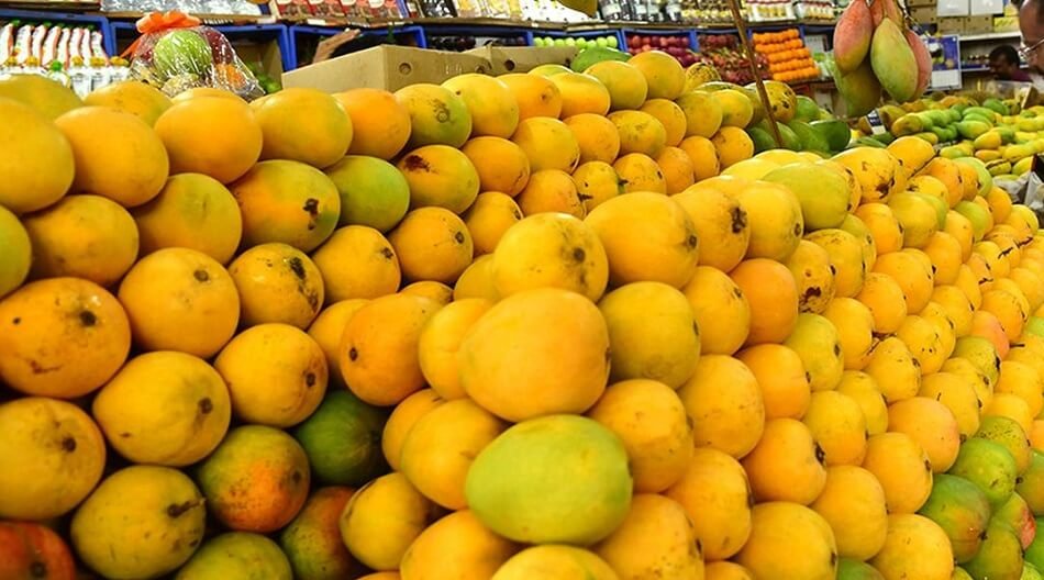 Farmers Selling Mangoes Online with Help from Government Portal